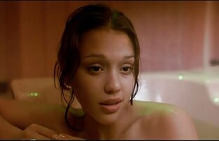 XXX Sesso con porno da guardare gratis un adulto capelli castani sul tavolo